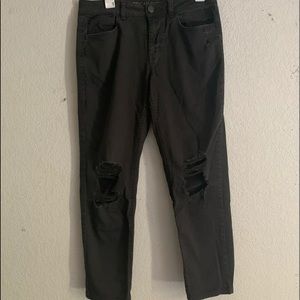 American Eagle Distressed Tomgirl Jeans